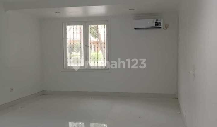 Sewa Rumah Luas di Cluster Menteng Lippo Cikarang - Lokasi Strategis & Nyaman 2