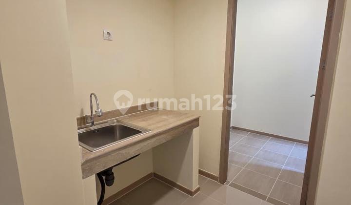 Sell Empty 3BR Apartment in Redford Tower Meikarta - Prime Location! 2