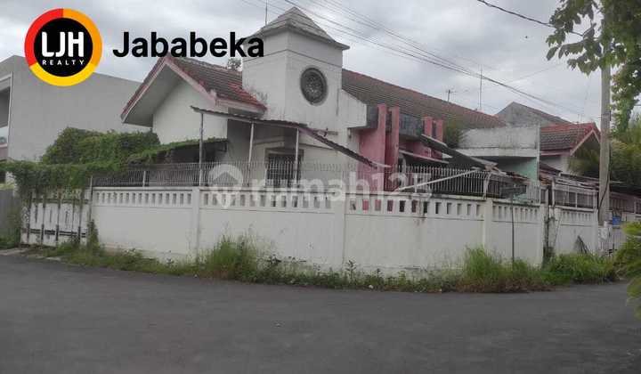 For Sale Large Hook House in Puri Gading Selatan - Favorite Area of Solo Baru