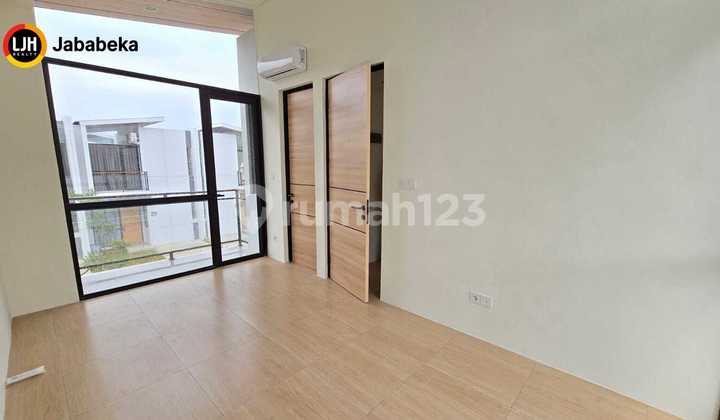 Disewakan Rumah 2 Lantai semi Furnished Cluster Cendana Park Lippo Cikarang 2