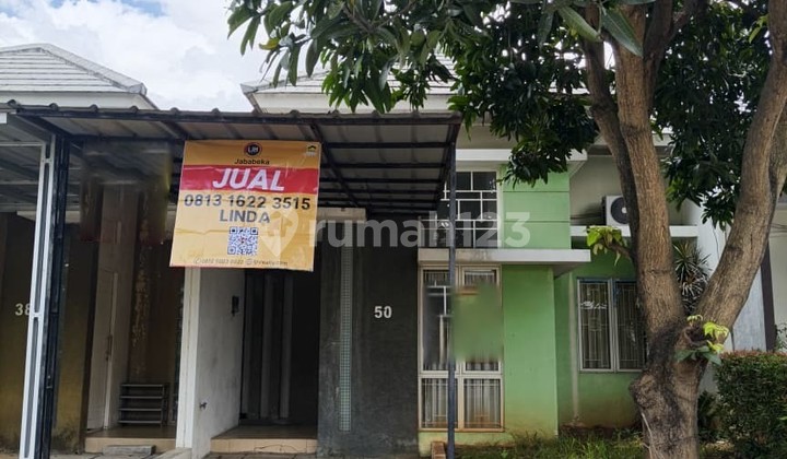 House for Sale in Ivory Garden Cluster with a Comfortable & Strategic Environment