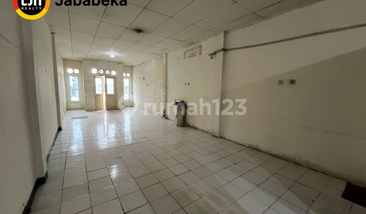 For Rent: Shop House on the Side of Serang-Cibarusah Main Road, Busy Location For Rent: Shop House on the Side of Serang-Cibarusah Main Road, Busy Location
