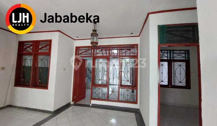 Disewakan Rumah Lokasi Strategis dan Nyaman Cluster Tropikana Residence Jababeka 2