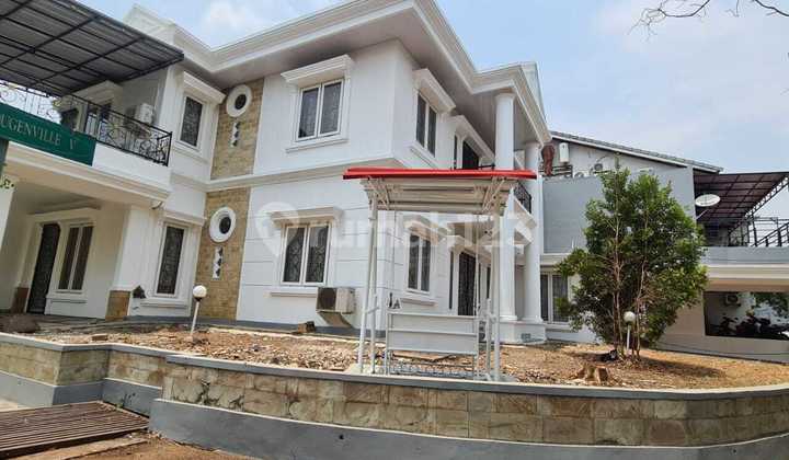 Nice House Position in Hook Meadow Green - Available for Sale & Rent