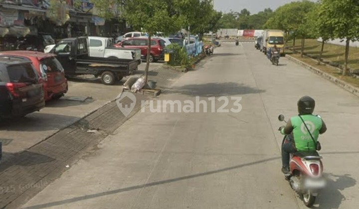 EN: For Sale: 3-Story Shophouse at Simprug Plaza Jababeka – Busy & Strategic Location, Suitable for Business. 1