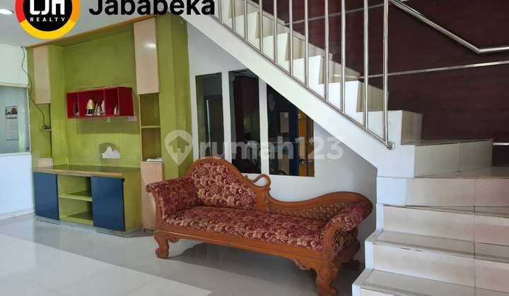 Jual / Sewa Rumah Terawat di Taman Simpruk Lippo Cikarang - Lokasi Strategis & Siap Huni 2