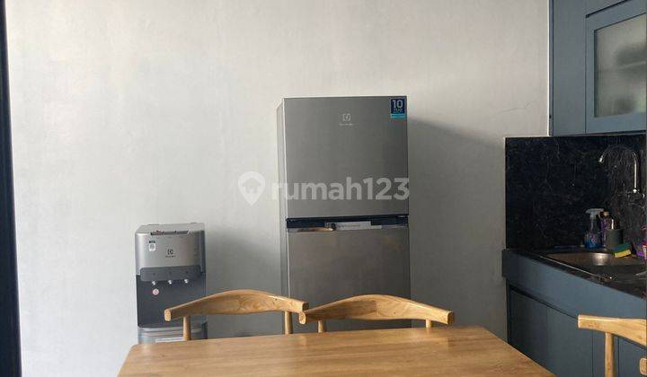 Disewakan Rumah Terawat Fully Furnished Siap Huni Cluster Cosmo Estate 2