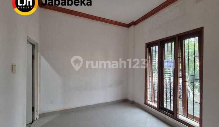 Disewakan Rumah 2 Lantai lokasi strategis Cluster Simprug Garden Jababeka 2