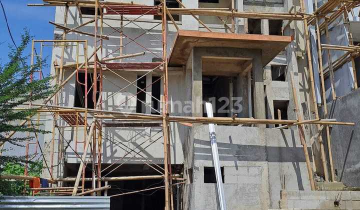 New House Under Construction in Taman Simpruk Summerbliss Lippo Cikarang - Premium Location