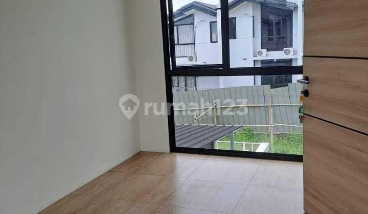Disewakan Rumah Minimalis Elegan 2 Lantai Cluster Uptwon Lippo Cikarang 1