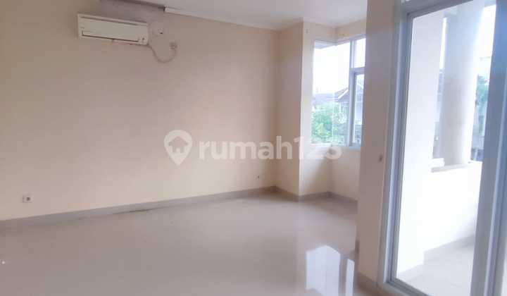Beautiful Furnished House with Private Pool Mediterranean Garden Lippo Karawaci 2
