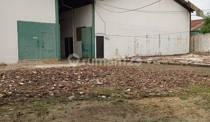 Gudang Serba Guna Row Jalan Luas Strategis di Batu Ceper Tangerang