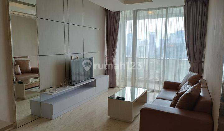 Sewa Apartement The Grove Tower The Empyreal 1BR Fully Furnish, Balcony With City View, Daerah Strategis 2