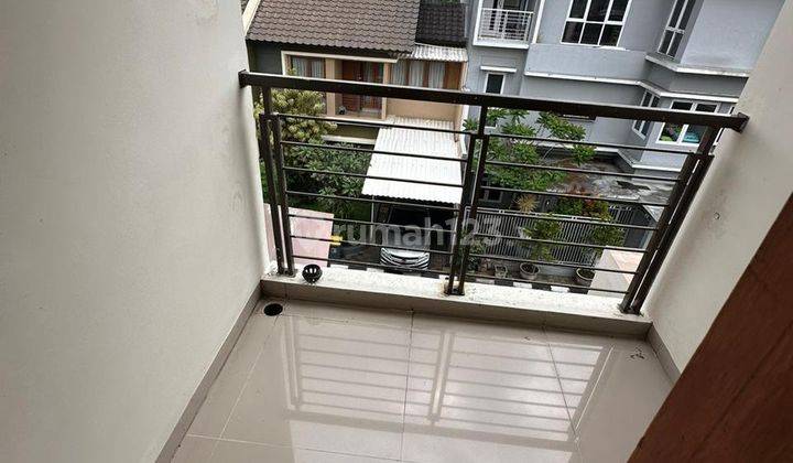 Dijual Rumah 3 Lantai Di Gegerkalong Harga Terbaik