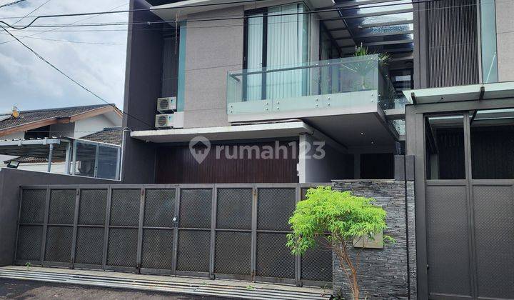 Dijual Rumah Keren Minimalis di Setrasari Kulon 1