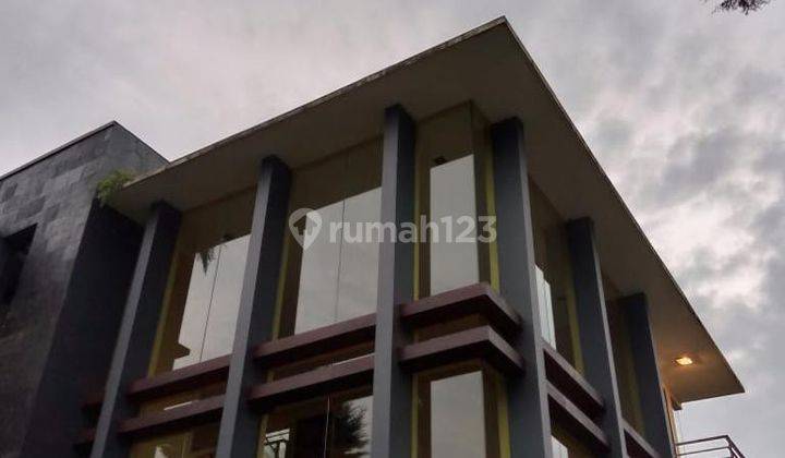 Dijual Rumah Villa di Triniti Sersan Bajuri 2