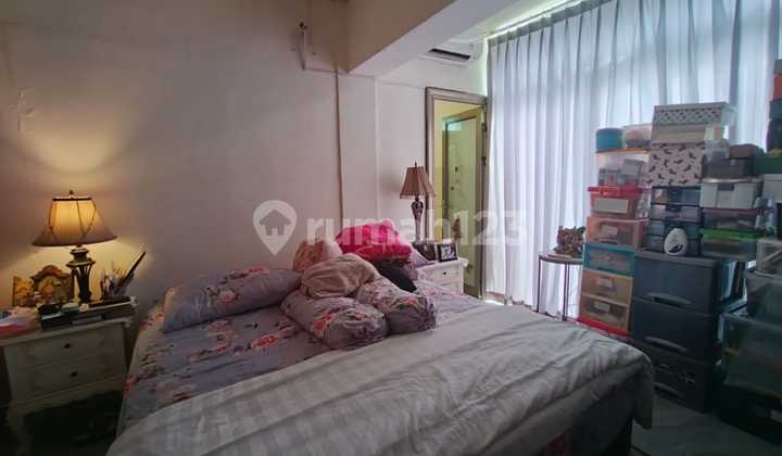 Large Luxury House in Kerobokan Area Semi-Private & Comfortable Location
Selling House
Jl. Tangkuban Perahu - Badung