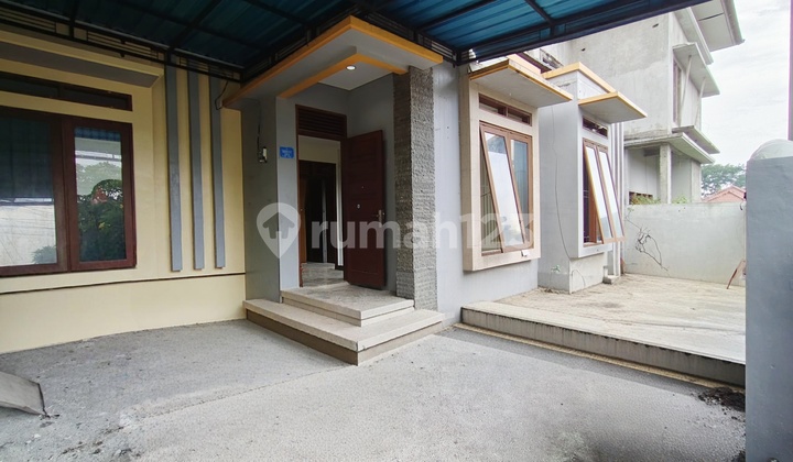 1-Story Renovated New House on Antasura Street - North Denpasar for Rent
House for Rent on Antasura Street, North Denpasar - Denpasar 1-Story Renovated New House on Antasura Street - North Denpasar for Rent
House for Rent on Antasura Street, North Denpasar - Denpasar