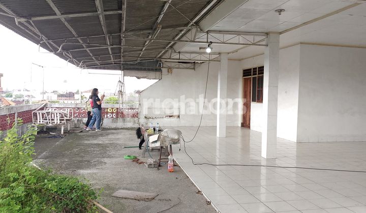 RUMAH 4 LANTAI BERLOKASI STRATEGIS DI JALAN PULAU BURU