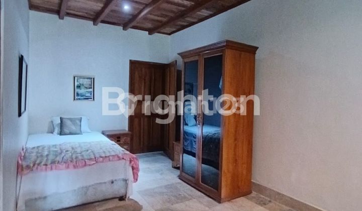 THE LAKE VILLA – VILLA ASRI DENGAN SUASANA ALAM DI PAYANGAN