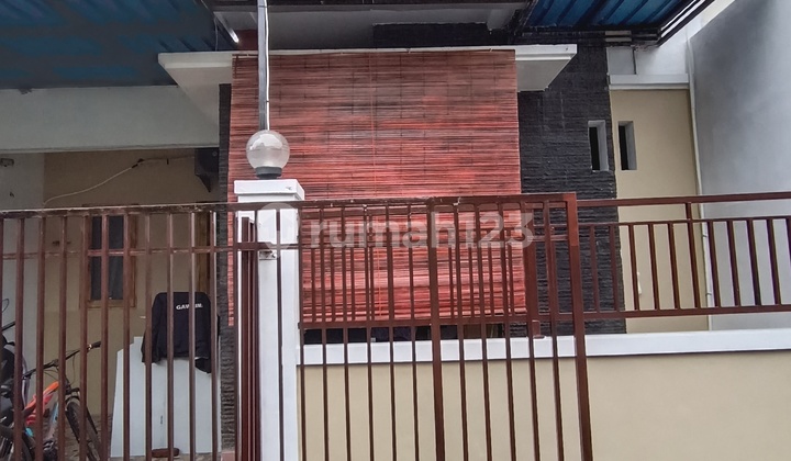 Rumah Nyaman & Siap Huni di Jalan Mertasari
