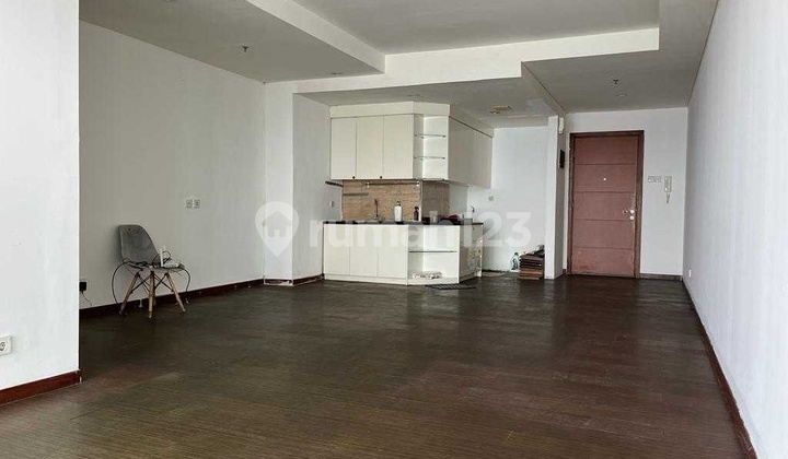 For Rent 3 Bedroom Condominium Vacant.