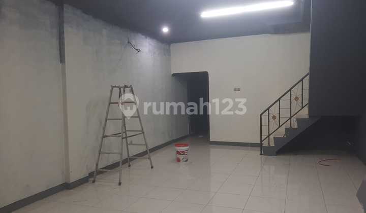 Ruko Siap Usaha 3 Lantai Boulevard Hijau