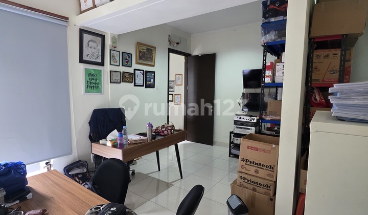 Rumah 2 Lantai Sudah Renovasi di Graha Raya, Tangerang Selatan