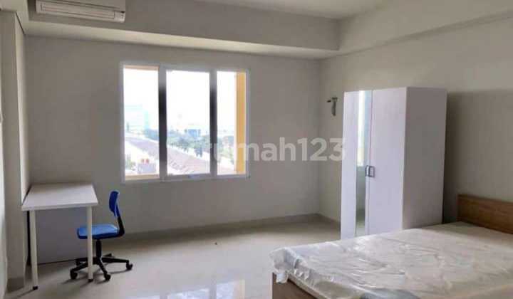 Apartemen Studio Beverly 90210 Furnished Siap Huni