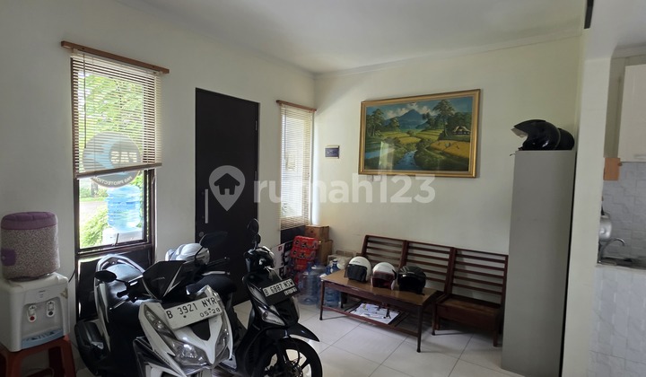 Rumah 2 Lantai Sudah Renovasi di Graha Raya, Tangerang Selatan 2