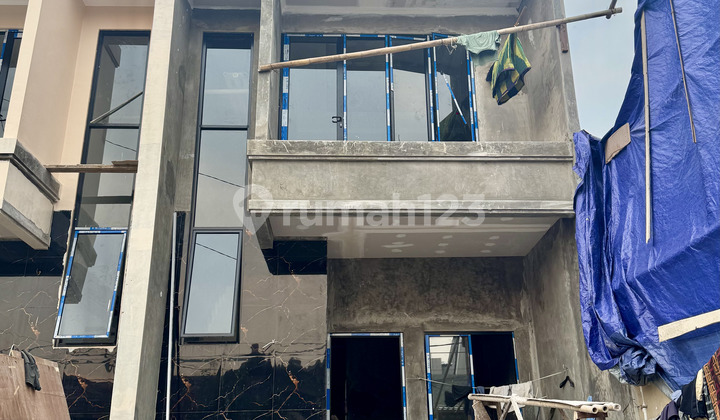 Rumah 2 Lantai di Villa Melati Mas, Tangerang Selatan Rumah 2 Lantai di Villa Melati Mas, Tangerang Selatan