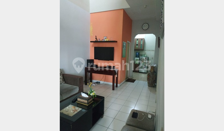 Nice and Tidy House in Nusaloka Bsd City South Tangerang