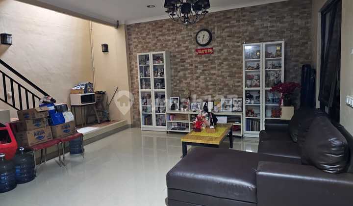 Semi-Furnished 2.5-Story House in Caspia Cluster, BSD, South Tangerang 2