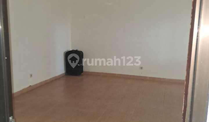 Rumah Bagus Semi Furnished di Royal Serpong Village, Tangerang 2