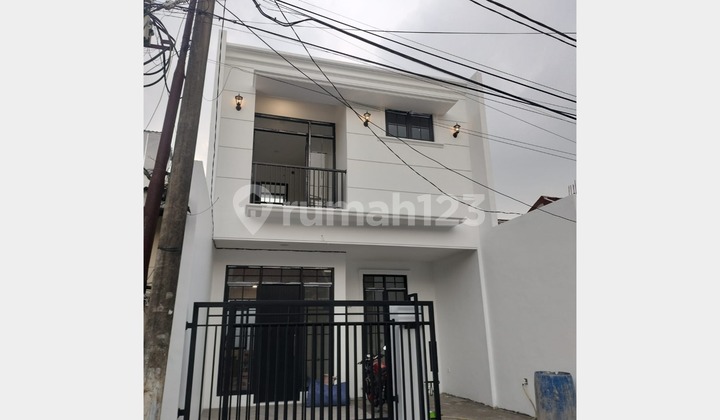 Rumah Brand New Modern Classic di Kencana Loka Bsd, Tangerang Selatan