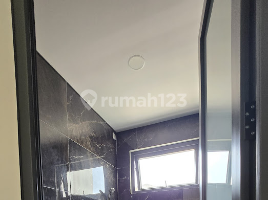 Rumah Bagus di Villa Melati Mas 1, Tangerang Selatan 1