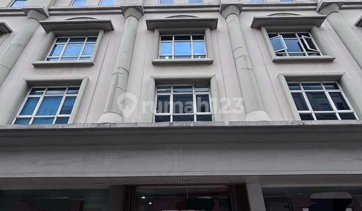 Ruko 4 Lantai di Business Park Kebon Jeruk, Jakarta Barat