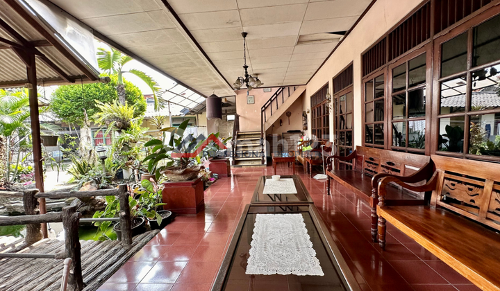 Rumah Siap Huni Dengan Halaman Luas di Lebak Bulus