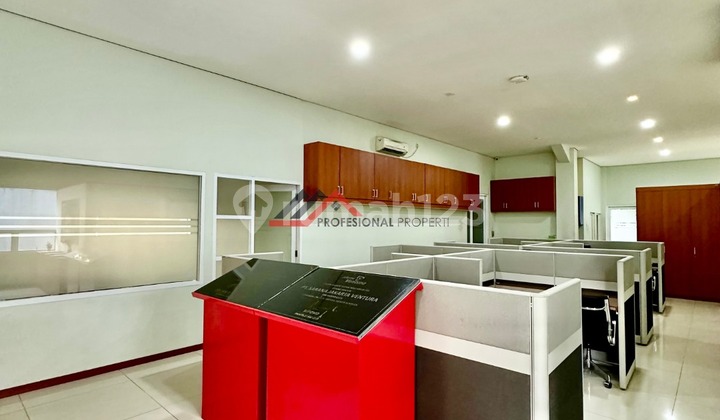 *PRICE DROP OFFICE BUILDING STRATEGIC LOCATION WELL-MAINTAINED AND READY TO USE* Jl. TB. Simatupang