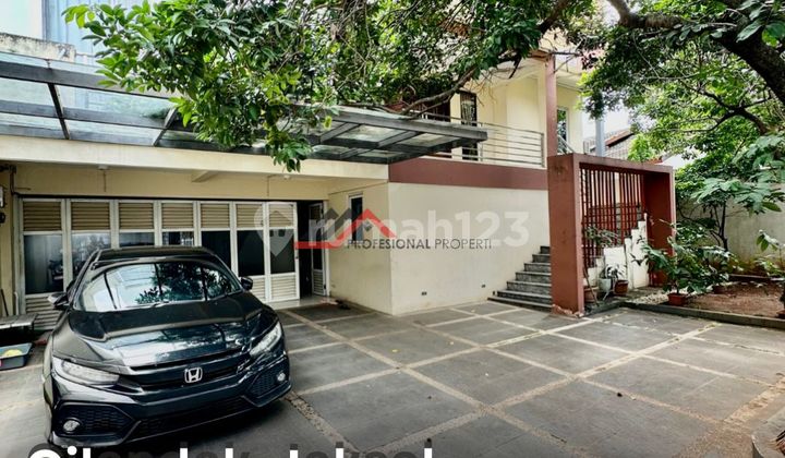 RUMAH MODERN MINIMALIS DEKAT MRT CILANDAK