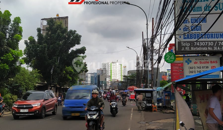3-Story Attached Shop House on Jl. Raya Re Martadinata, Ciputat 2