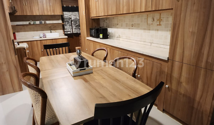 RUMAH MEWAH SIAP HUNI, HARGA MENARIK Bintaro sektor 3