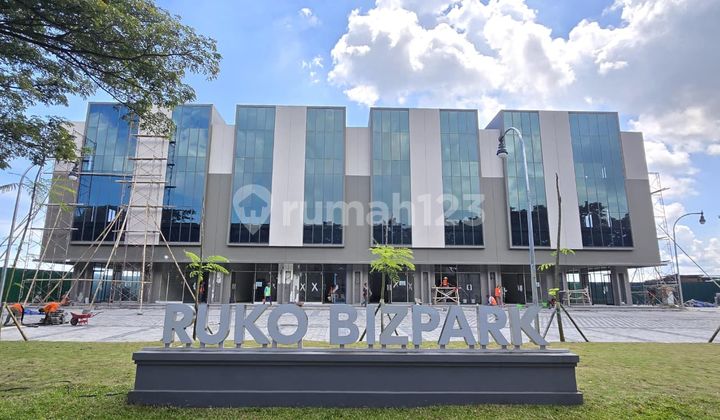 Ruko Summarecon Boulevard for Business and Investment Ruko Summarecon Boulevard for Business and Investment