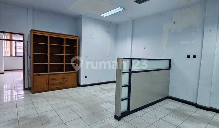 For Rent: Shop House in Lautze Pasar Baru 2