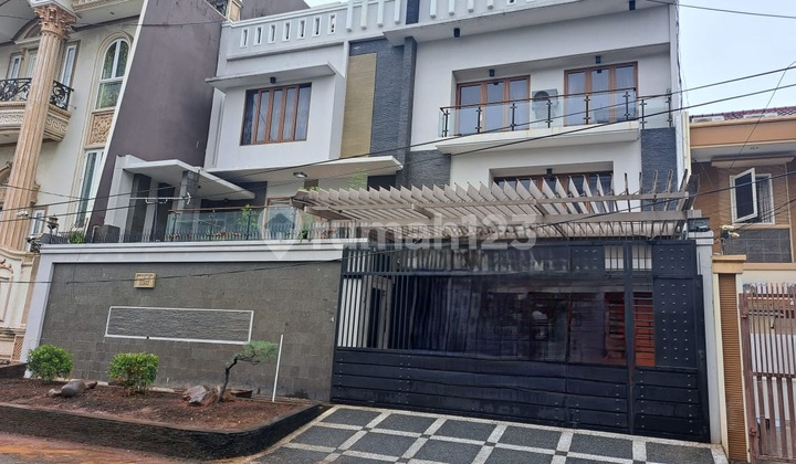 Dijual Cepat Rumah Bagus di Sunter Row Jalan 3 Mobil