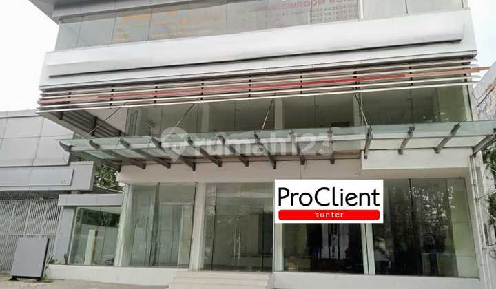 For Rent / For Sale Ex-Showroom Building In Sunter