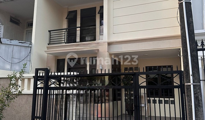 Disewakan Rumah di Sunter Row Jalan Lebar Disewakan Rumah di Sunter Row Jalan Lebar