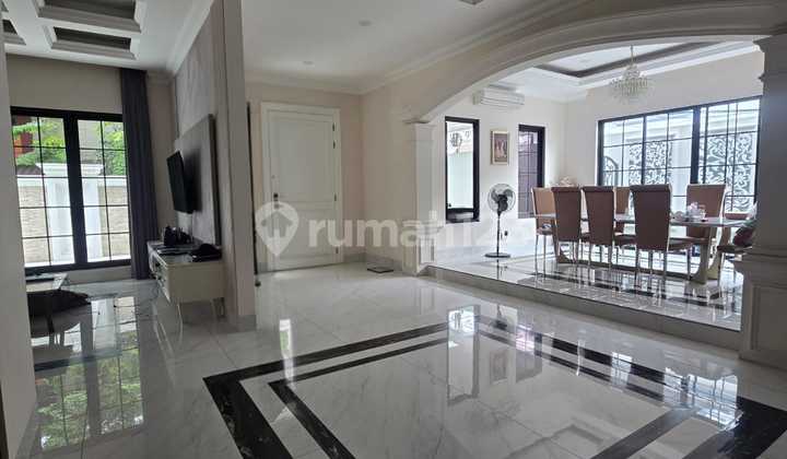 Dijual Rumah Bagus Classic Minimalis di Sunter 2
