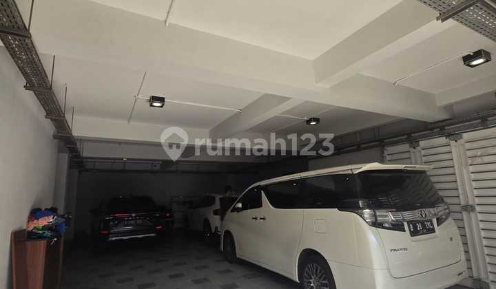 For Sale Nice House 15m Wide in Sunter 2