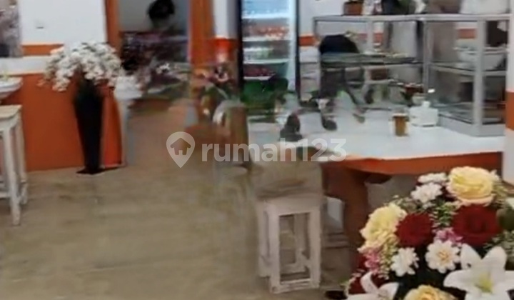 Disewakan /Take Over Warteg di Pinggir Jalan Raya Sunter